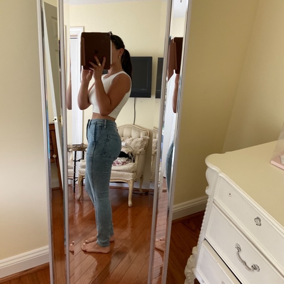 Universal Threads. Size 4 27 skinny Jean. Light denim - Picture 5 of 5